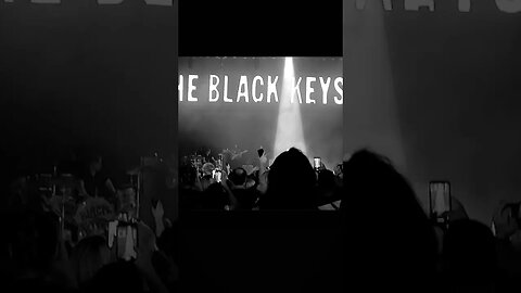 @theblackkeys ​⁠live @theforum #theblackkeys #thelifestyleelite