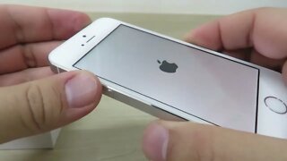 iPhone 5S 32GB Prata Tela 4″ IOS 8 4G Câmera 8MP- Apple