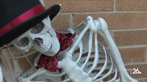 Spooky season is in full swing in Green Bay with hauntedly decorated houses