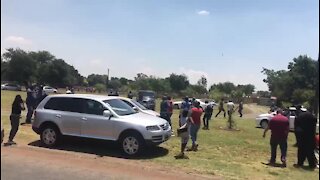 SA Police fire rubber bullets, injure two at Hoërskool Overvaal (qHy)