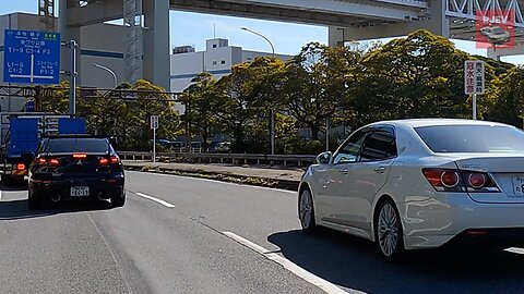 Toyota Corolla got pulled over by a Japanese unmarked police car!