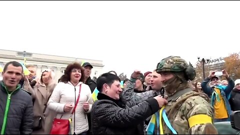 Tears of joy as Ukrainian forces arrive in Kherson