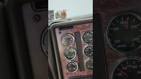 N14 Cummins fast idle, International edition #dieseltrucks