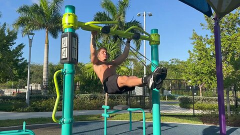 EXERCISE DEMO: BAND ASSISTED FRONT LEVER (BACK / CORE)
