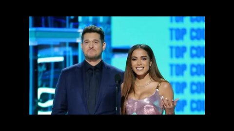 Anitta apresentando categoria Billboard Music Awards 2022 #anitta #billboard