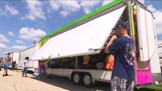People get ready for the Brown County Fair