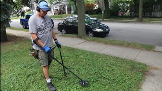 Milwaukee metal detector enthusiast visits dozens of homes searching for treasure