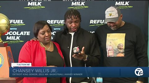 Detroit King's Chansey Willis Jr. pays tribute to late sister at Mr. Basketball award ceremony