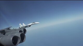 Russian SU-27 jets buzzing around U.S. B-52 over the Black Sea