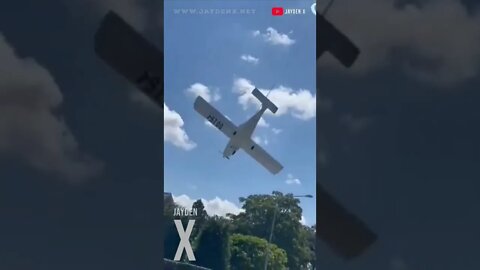 ⚡️ Footage of a hard landing of a light aircraft in Bruges (#Belgium).