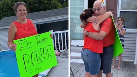 Woman surprises the man she donated her kidney to with tearful results