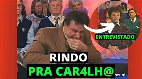 [TENTE NÃO RIR] Apresentador rindo do entrevistado