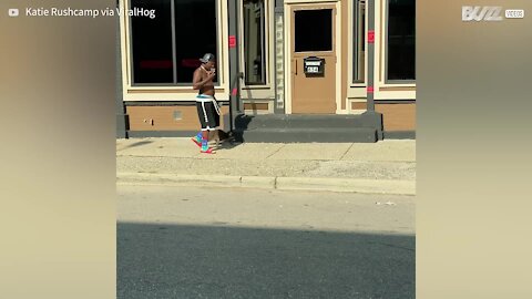 Man seen walking raccoon as if it were a dog