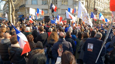 Manifestation contre le pass vaccinal place de Barcelone à Paris le 19/03/2022 - Vidéo 11