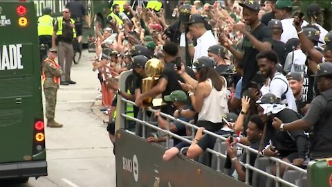 Biggest block party ever: Bucks championship parade