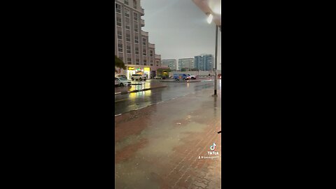 Dubai raining 🌧️ osm view