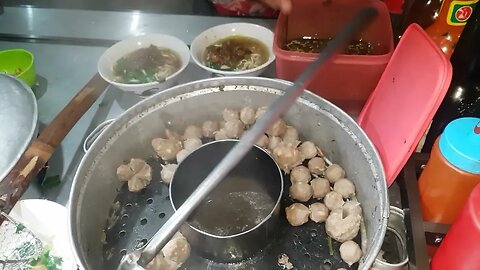 Bali STRERT FOOD What One Dollar $1gets you #bali #miayam #bakso #travel #streetfood #yummy #kuta