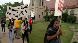 'I don’t want to be fearful': Dozens rally for safe driving in Milwaukee