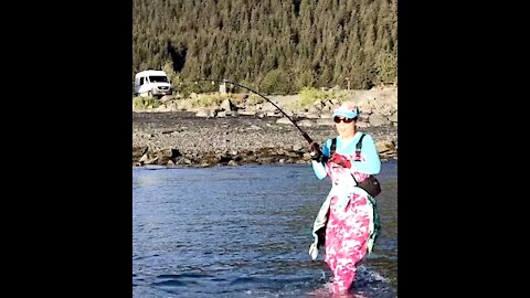 BEST MOST AWESOME ALASKAN FISHERWOMAN SLAYING SALMON