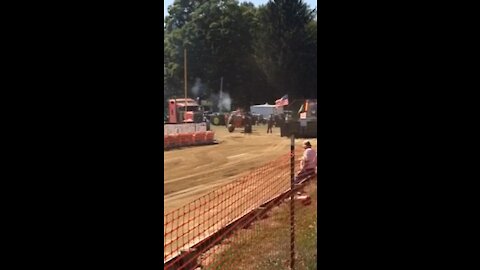 AC 200 Tractor Pulling