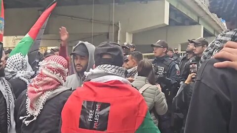 Canadian Supporters Of Palestine Try To Block A Highway And Are Stopped By Police #stoptheviolence