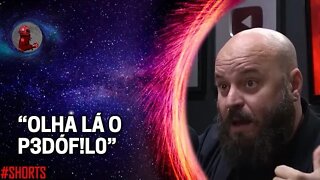 "OLHA LÁ O P3DÓF!L0" com Paulinho Serra | Planeta Podcast #shorts