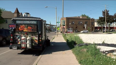 FBI search for suspect in carjacking near food truck on Milwaukee's south side
