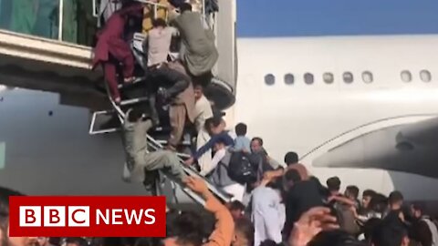 Chaos at Kabul airport as Afghans try to flee Taliban - BBC News