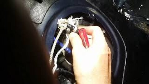 Replace broken fuel filter hose on Audi TT Mk1