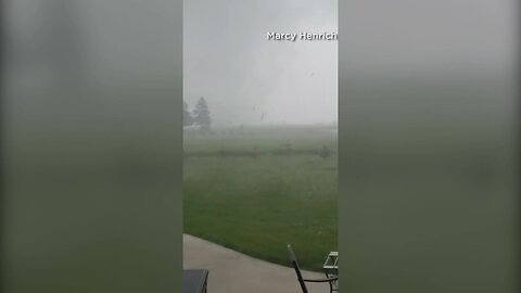 Tornado sweeps through eastern Iowa