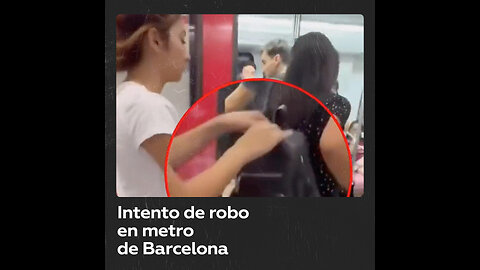 Chica intenta robar cuando ingresa al metro de Barcelona