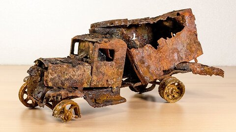 Restoration extreme rusty abandoned 1931´s car truck...