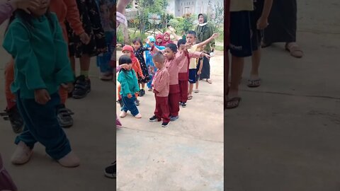 kegiatan anak paud sebelum masuk di kelas