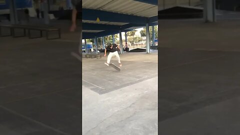 Halfcab Heelflip