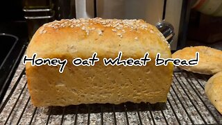 How To Make Perfect Honey Wheat Bread Every Time! #hedgehogshomestead #honeywheatbread