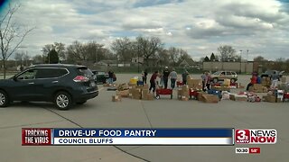 Drive-up food pantry in Council Bluffs