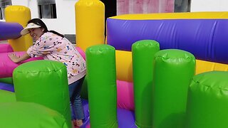 Skinny Girls Challenge 340ft Obstacle Course #inflatables #inflatablepark #bouncer #catle #jumping