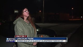 Woman held at gunpoint in Lincoln Park apartment parking lot