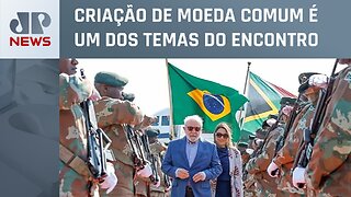 Lula desembarca na África do Sul para reunião do Brics