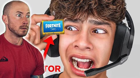WOW! I Played Fortnite on World's SMALLEST Monitor COLBY REACTION