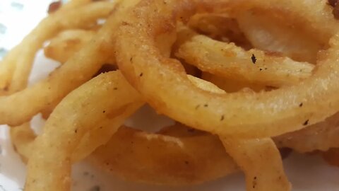 Onion Rings - Perfect Crispy Onion Rings -The Hillbilly Kitchen