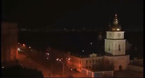 #Ukraine : The air raid sirens sound at #Kiev to warn of air raids.