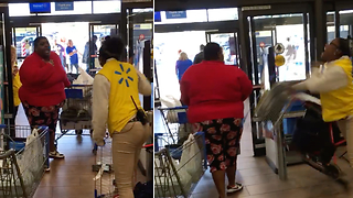 Intense Screaming Match Erupts in Walmart Between Customer and Employee