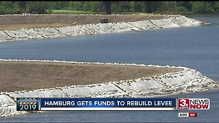 Hamburg gets funds to rebuild levee