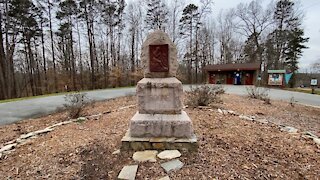 Hiking tour of Boone's Cave Park, NC, and the Red Oak Tree