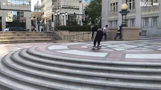 Skater transforma falhanço em truque impressionante