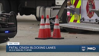 Fatal crash blocking lanes in Fort Myers