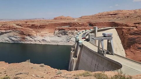 Arizona | View of the Glen Canyon Dam and the Glen Canyon Dam Bridge