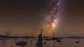 Mesmerizing time-lapse of Milky Way