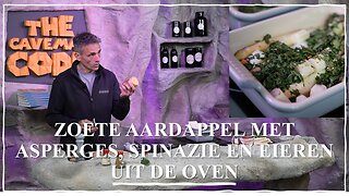 Zoete aardappel met asperges, spinazie en eieren uit de oven